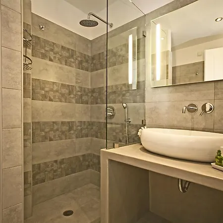 Aelia Apartment *